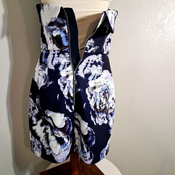 Finders Keepers Certain Romance Floral Dress Size Large - Picture 9 of 11